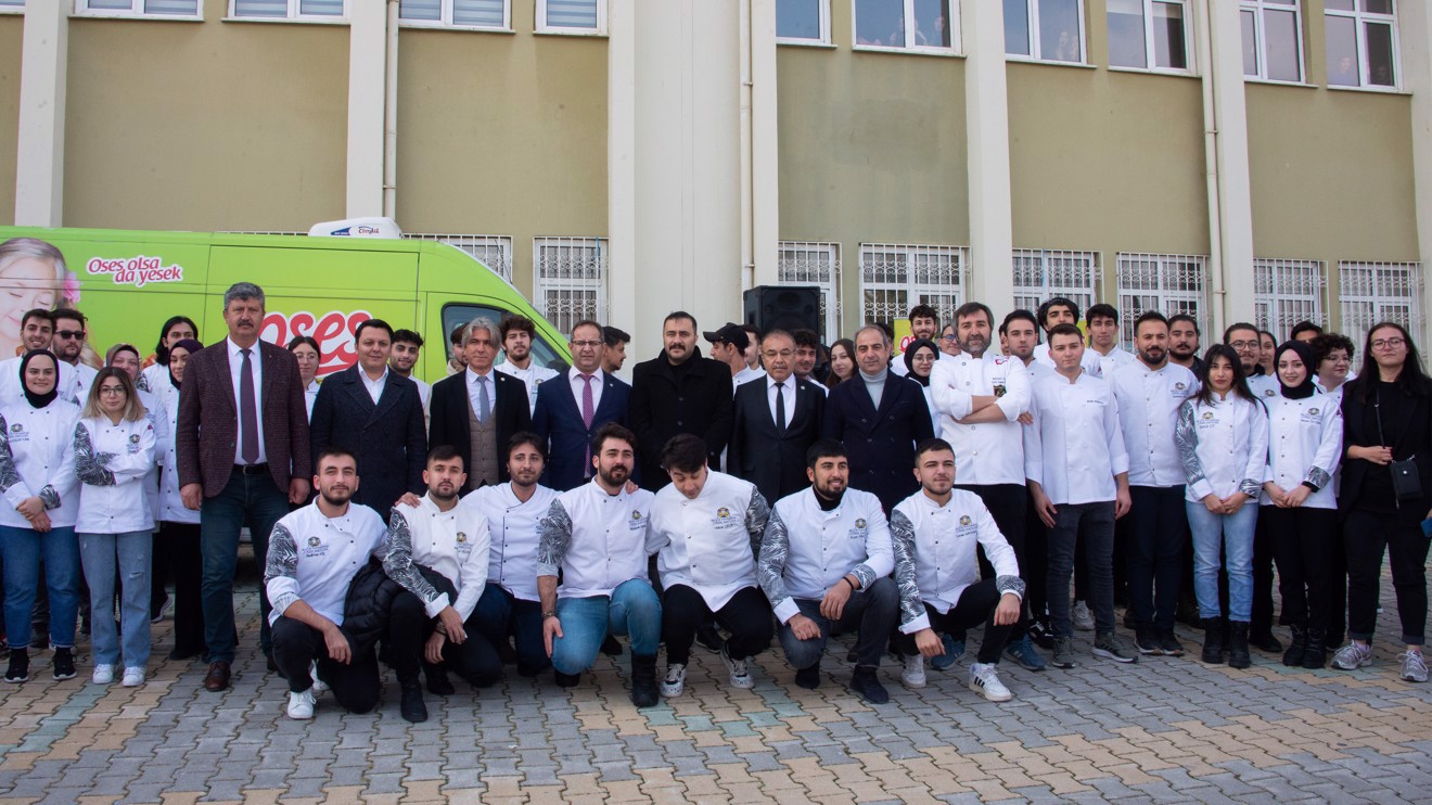 Öğrencilere Çiğ Köfte İkram Edildi 